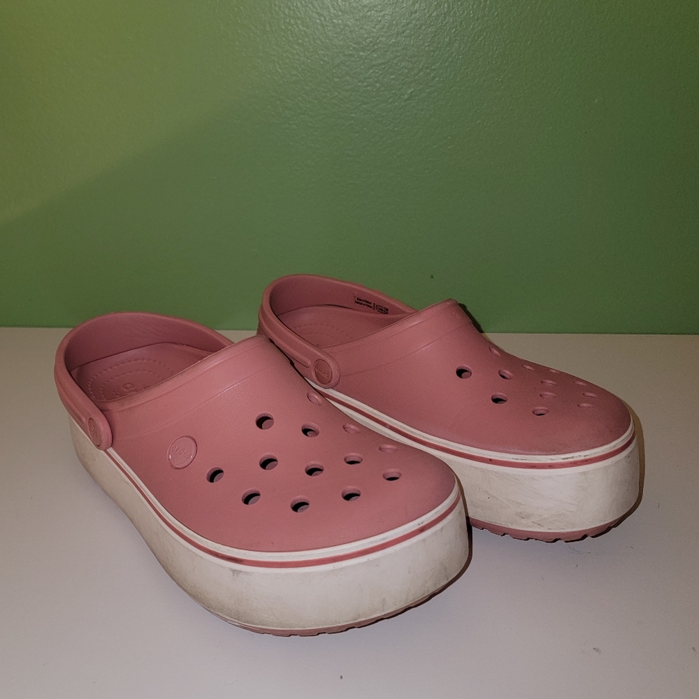PLATFORM CROCS
